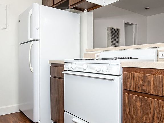 4th image of 520 W Wilson Ave