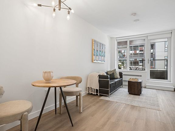 5th image of 209 E 7th Ave #507
