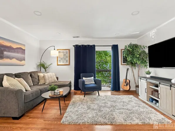 90 Morgan Pl, East Brunswick, NJ 08816
