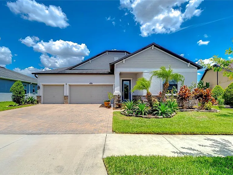 31470 Fairhill Dr — Photo 1