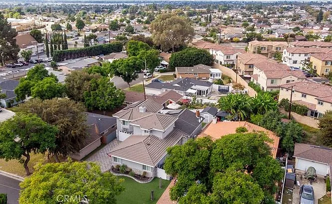 4 bed, 2856 sqft, $5,000 — Photo 4
