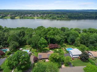 136 Waters Edge, Congers, NY 10920