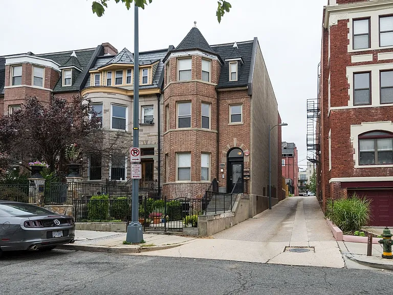 1423 Clifton St NW #1 — Photo 18