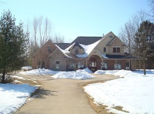 4818 Pinecrest Ct, Dryden, MI