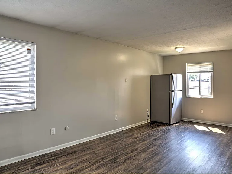 1292 Courtland Ave #B — Photo 4