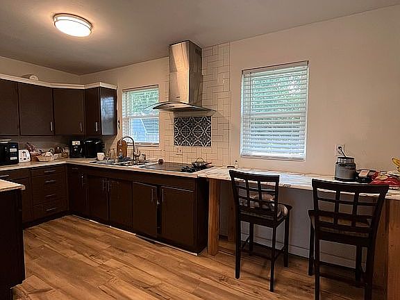 4th image of 2284 Bavaria Rd