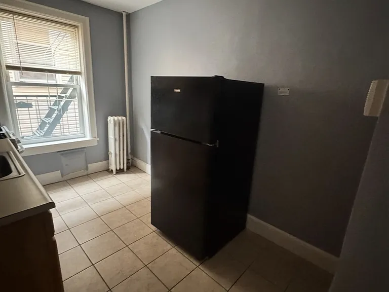 130 W 47th St #23 — Photo 3