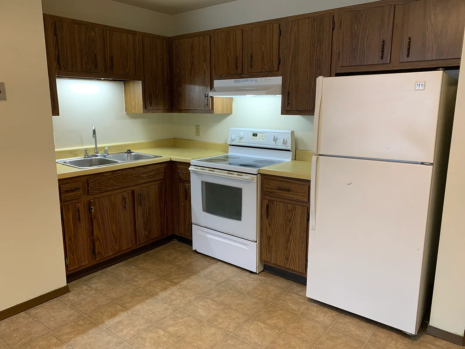 2 bed, 750 sqft, $1,100 — Photo 1