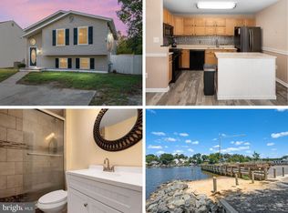 7833 E Shore Rd, Pasadena, MD 21122