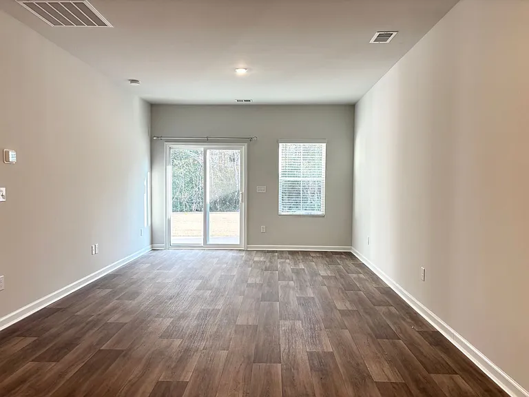 1033 Arborwood Dr SW — Photo 6