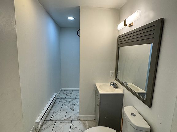 3rd image of 1640 W 4th St #1