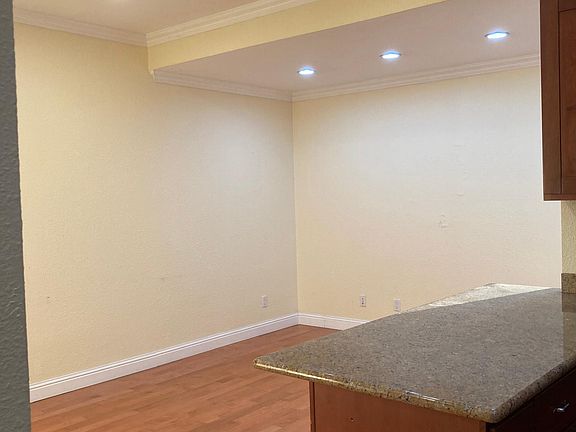 4th image of 883 Arguello Blvd
