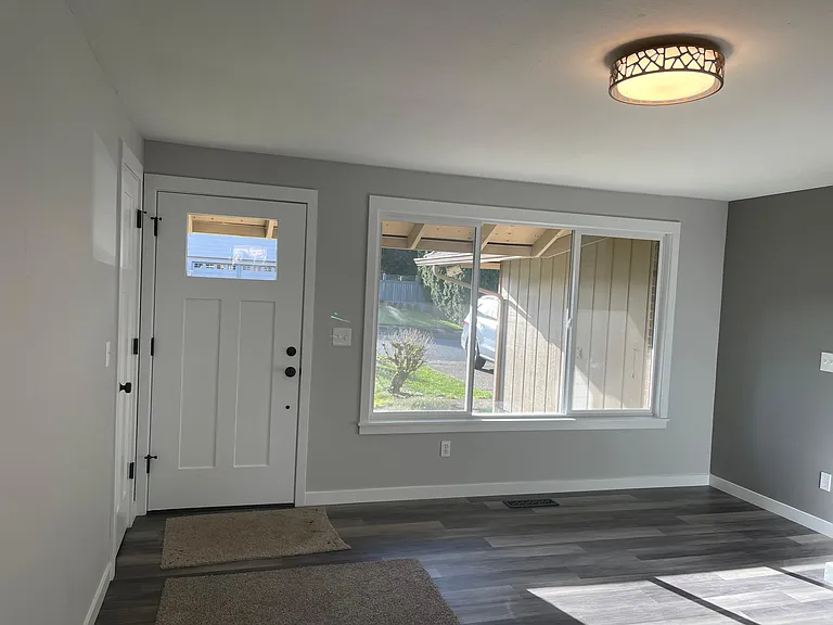 8745 SW Comanche Way — Photo 7