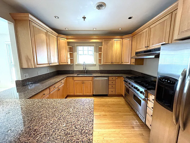 709 Copeland St — Photo 22