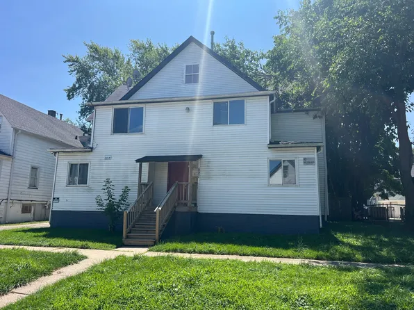 521 May St, Waukegan, IL 60085