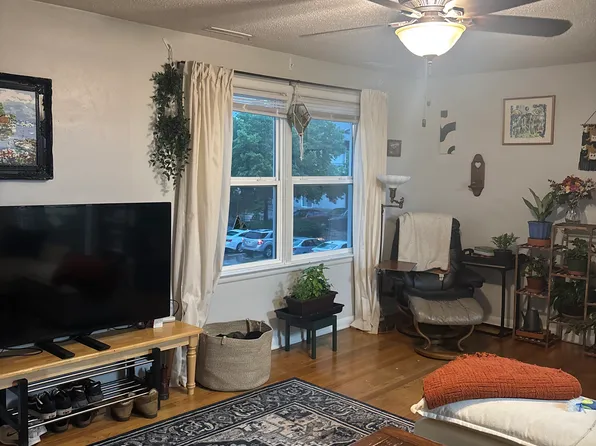 136 Campus Ave Unit 4, Ames, IA 50014