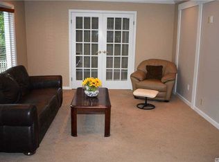 24 Genesee Dr, Commack, NY 11725