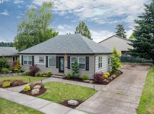 1025 Portland Ave, Gladstone, OR 97027