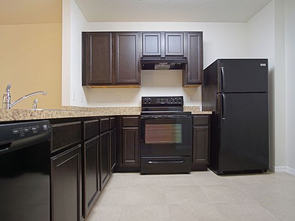 3rd image of 467 Arbor Lakes Dr