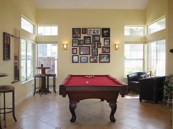 Vaulted ceilings/tons of light