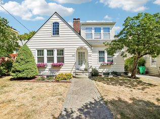 2747 NW Raleigh St #2, Portland, OR 97210