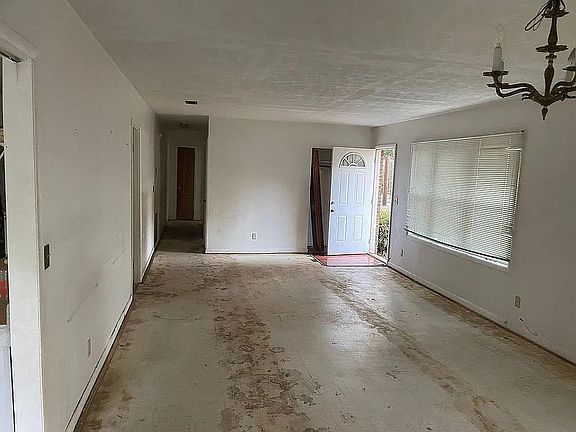 5th image of 1600-1 Galaxie Dr