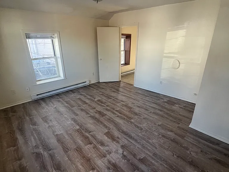 6 Farwell St #1 — Photo 7
