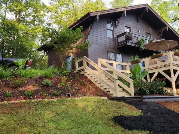 255 Prairie Flower Dr, Cleveland, GA 30528