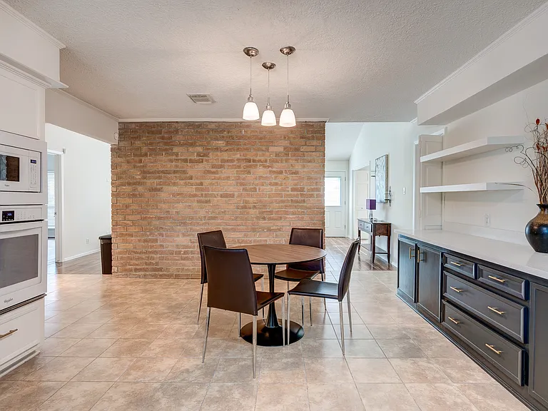 1722 S Kirkwood Rd — Photo 23