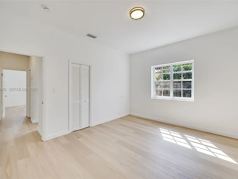 9056 Emerson Ave — Photo 10