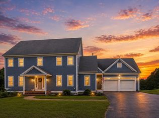 370 Sunnyhill Rd, Lunenburg, MA 01462