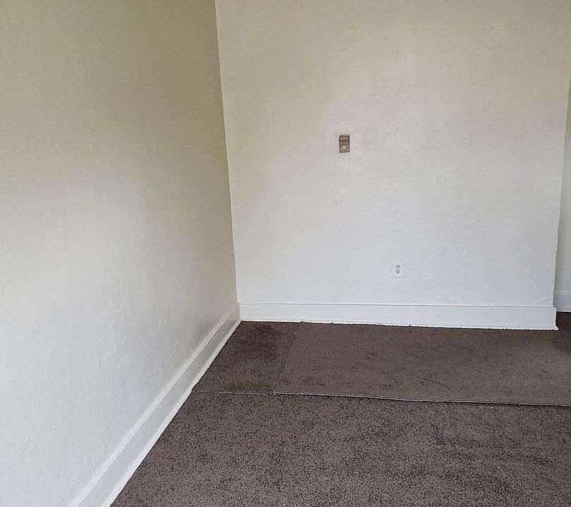 2nd image of 371 Xenia Ave APT 3