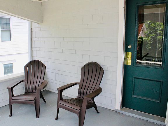 Private second floor porch