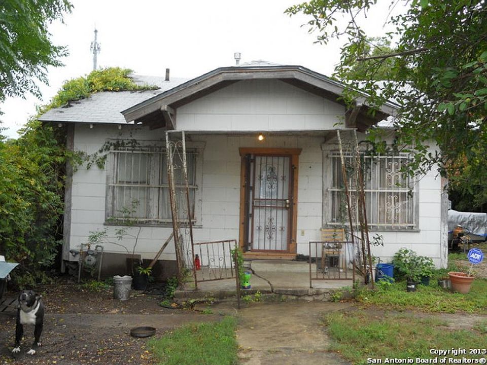 2nd image of 1222 W Laurel St