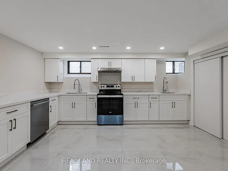 274 Timothy Ct #LOWER — Photo 7