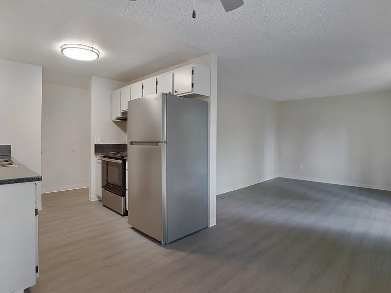 Maple Knoll Apartments — Photo 16
