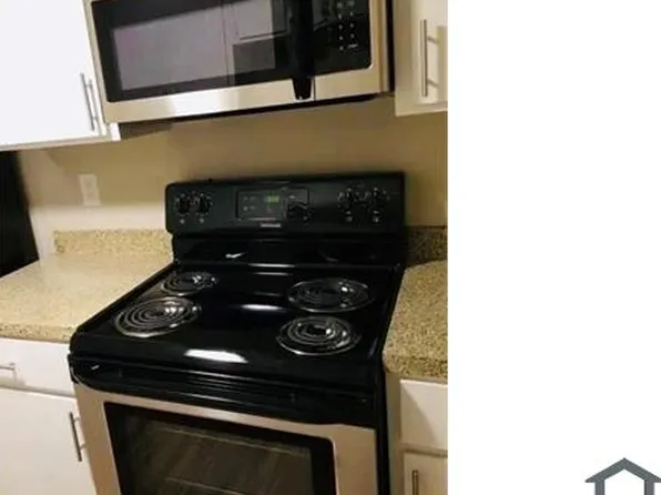 900 N Center St APT 205, Arlington, TX 76011