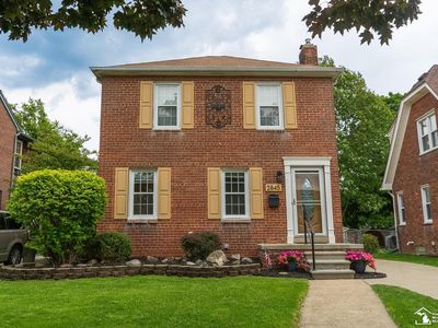2845 Birchwood St, Trenton, MI, 48183