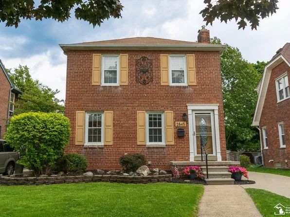 2845 Birchwood St, Trenton, MI 48183