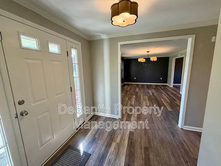 5043 Julia Ln — Photo 7