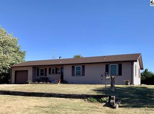 45 SW 20th St, Pratt, KS 67124