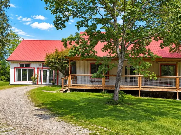 141 Central Ave, Robbins, TN 37852