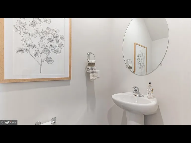 308 Mazzeo Dr — Photo 3