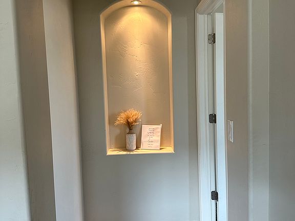 5th image of 876 Cedar Park Ave