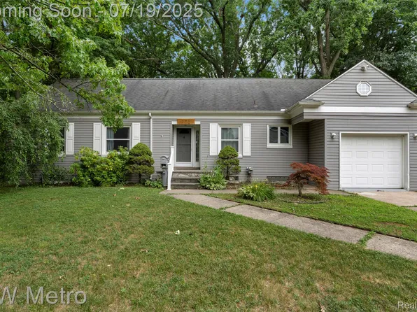 972 Goodale Ave, Clawson, MI 48017