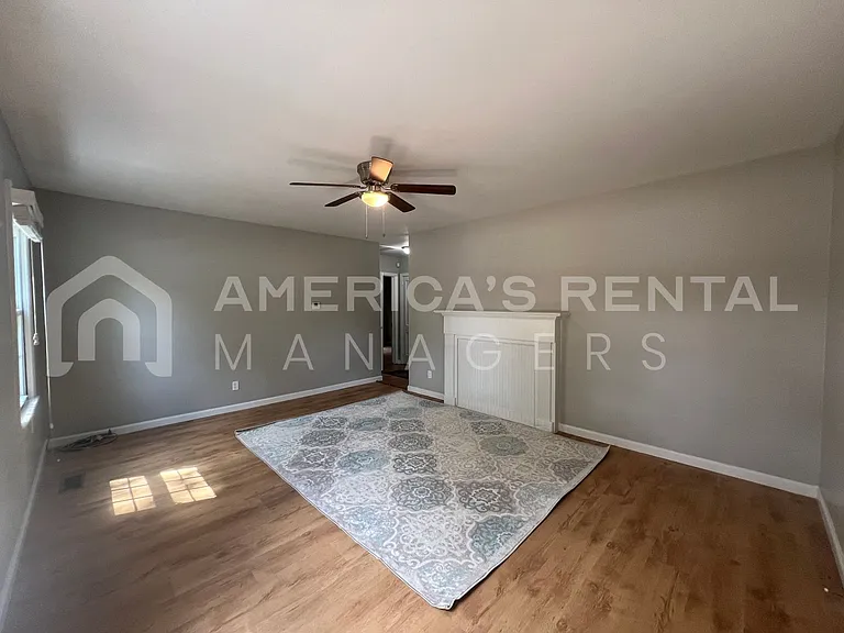 1318 Woodward Rd — Photo 4