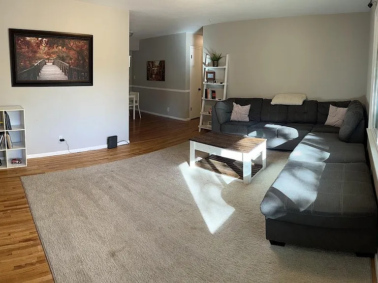 10930 Johnson Ave S — Photo 1