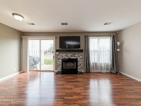 2nd image of 209 Westminster Ct Unit B