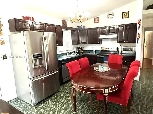 2416 Vance Ave — Photo 5