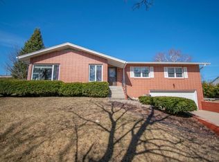 908 Greenhill Dr, Wausau, WI 54401
